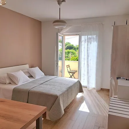 Guest house & Ladisic 4*