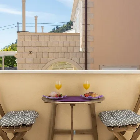Guest house & Ladisic Orasac